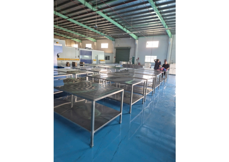 BÀN QC KIỂM HÀNG