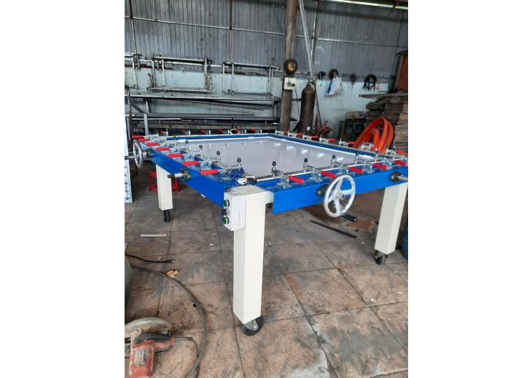 MÁY CĂNG LỤA BÁN TỰ ĐỘNG QUAY TAY: MC - 01